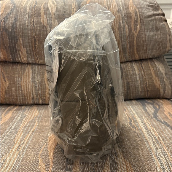 Danielle Nicole Tan Hufflepuff Backpack - Picture 4 of 4